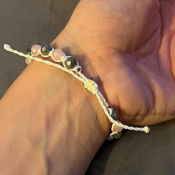 NEW Grey & Pink Aurora Borealis Faceted Glass Bead Handmade Adjustable Bracelet - Picture 3 of 3
